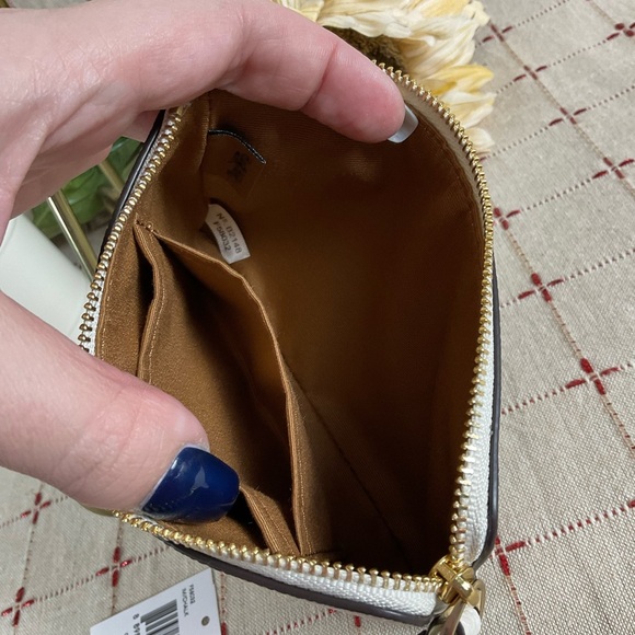 COACH Leather Ivory Corner Zip Wristlet Clean Beauty Goldenrod Lining New - Picture 5 of 6